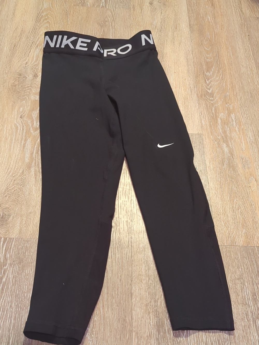 Nike Black High-Waist Performance Leggings with White Swoosh  Size Xs